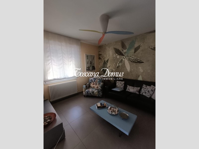 Villetta a schiera in Vendita a Castelnuovo Berardenga, zona Quercegrossa, 320'000€, 110 m², arredato, con Box
