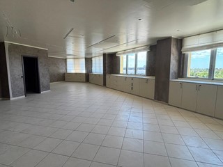 Ufficio in Vendita a Cascina, 110'000€, 128 m²