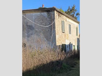 Villa in Vendita a Ponsacco, 220'000€, 531 m²