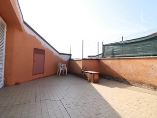 Appartamento in Vendita a Pontedera, 159'000€, 167 m², con Box