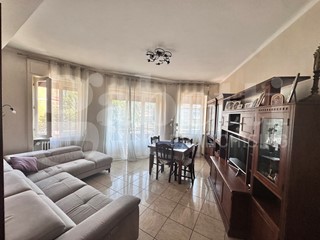 Trilocale in Vendita a Erba, 115'000€, 85 m²
