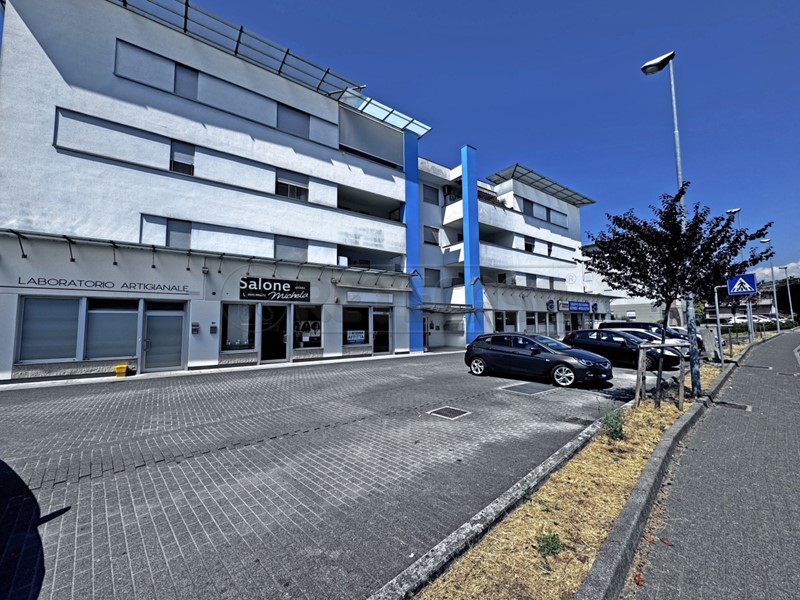 Immobile commerciale in Affitto a Cornedo Vicentino, 430€, 60 m²