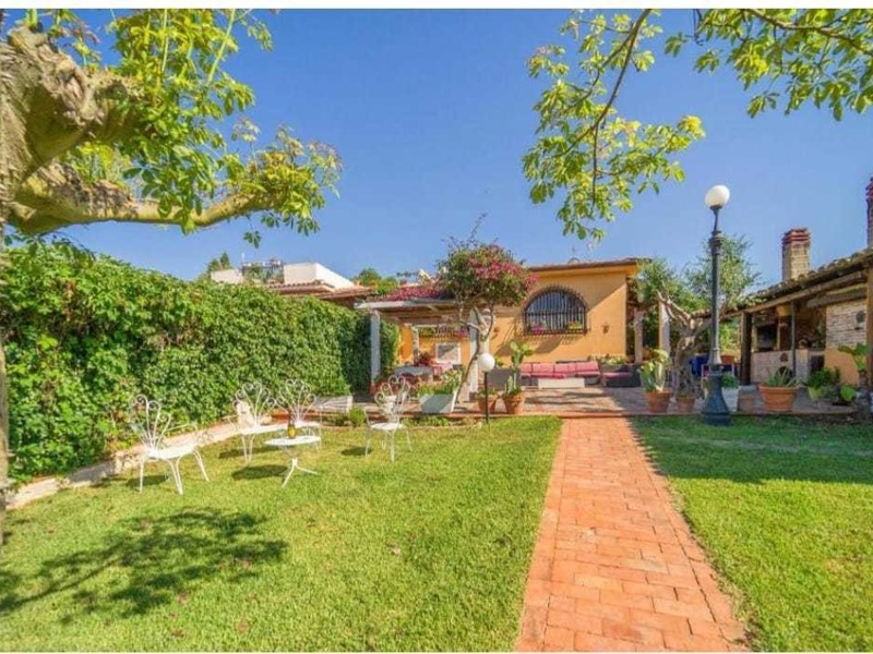 Casa Indipendente in Vendita a Partinico, 270'000€, 111 m²