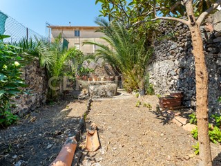 Quadrilocale in Vendita a Catania, 68'000&euro;, 86 m²