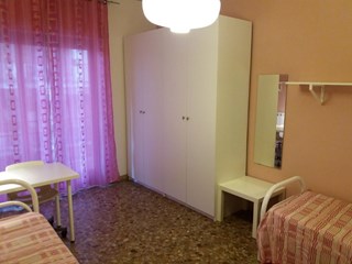 Stanza in Affitto a Napoli, zona Rione Alto, 440€, arredato