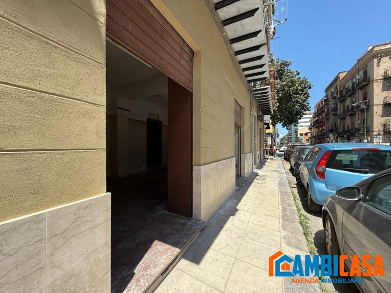 Negozio in Vendita a Palermo, 90'000€, 80 m²