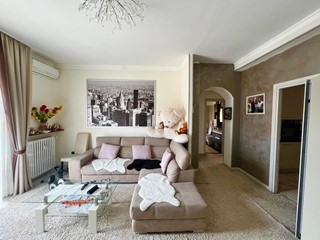 Quadrilocale in Vendita a Reggio Emilia, 175'000€, 80 m², arredato, con Box