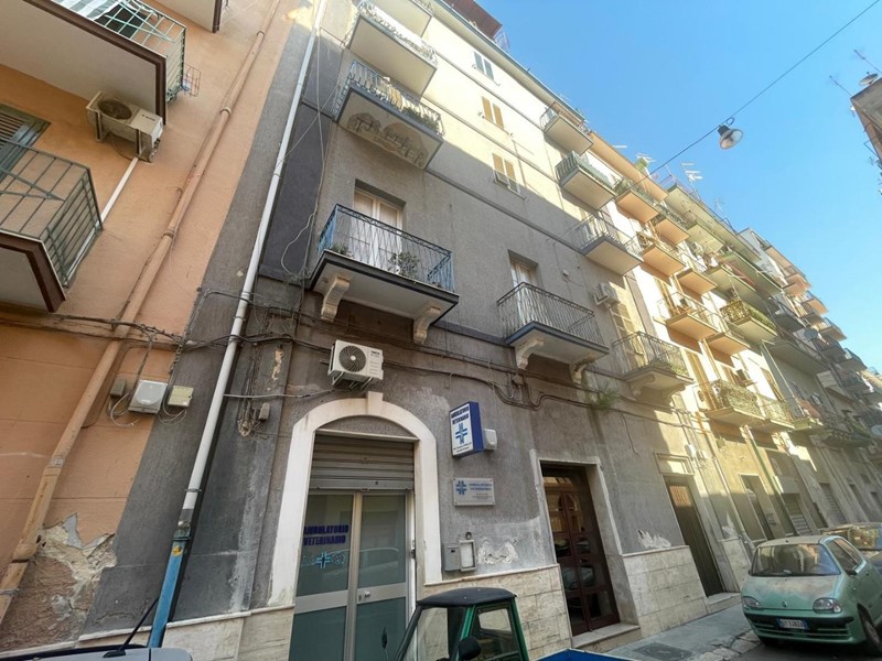Ufficio in Vendita a Taranto, 49'000€, 94 m²