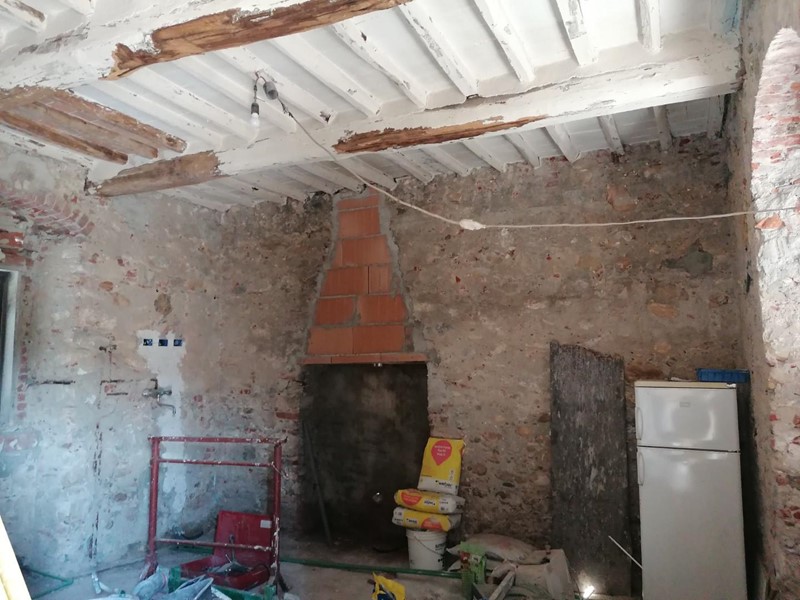 Casa Semi Indipendente in Vendita a Carrara, zona Avenza, 140'000€, 80 m²