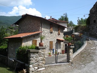 Casa Indipendente in Vendita a Vagli Sotto, 85'000€, 80 m², arredato