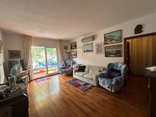 Trilocale in Vendita a Bibbona, zona Marina di Bibbona, 250'000€, 80 m², arredato