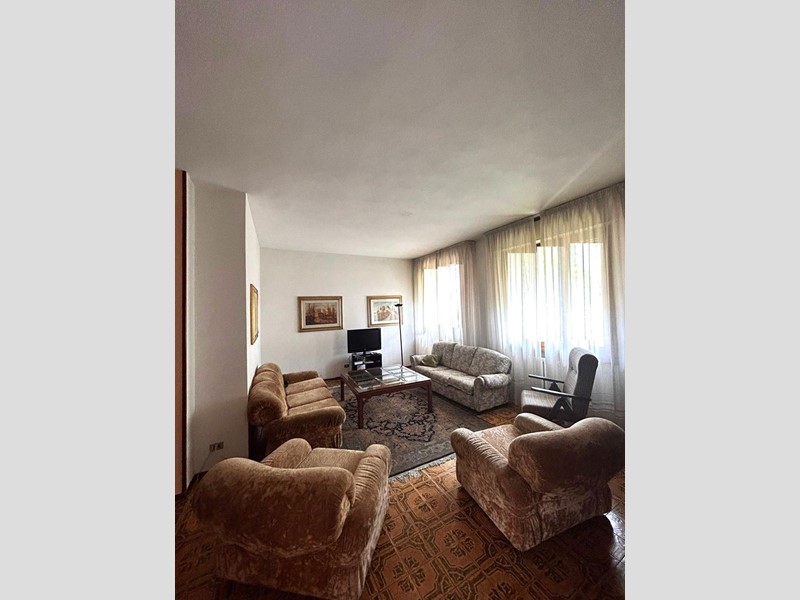 Quadrilocale in Vendita a Empoli, 270'000€, 110 m², con Box