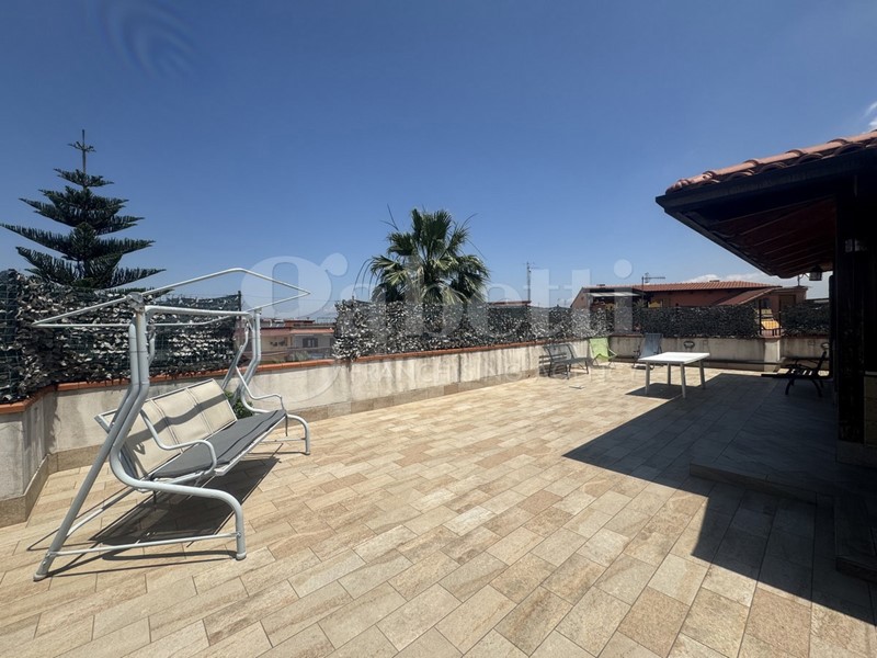 Trilocale in Affitto a Qualiano, 730€, 120 m², arredato