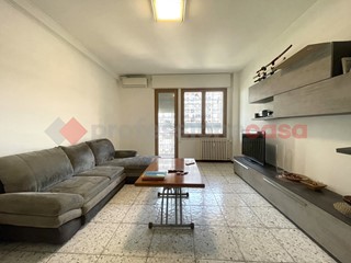 Bilocale in Vendita a Corsico, 157'000€, 75 m²