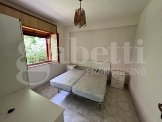 Trilocale in Vendita a Falconara Albanese, 26'000€, 59 m², arredato