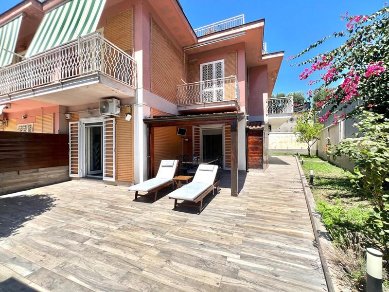 Appartamento in Affitto a Pozzuoli, 1'500€, 123 m², arredato