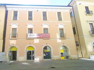 Ufficio in Vendita a L'Aquila, 980'000&euro;, 420 m²