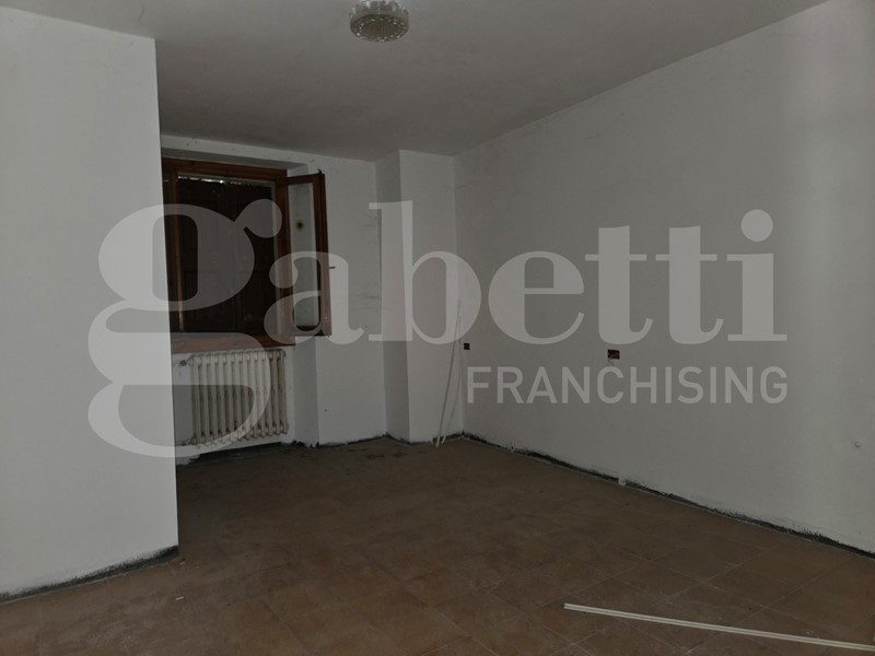Attività commerciale in Vendita a Monzuno, 160'000€, 630 m²