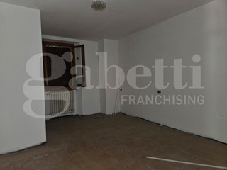 Attività commerciale in Vendita a Monzuno, 160'000€, 630 m²