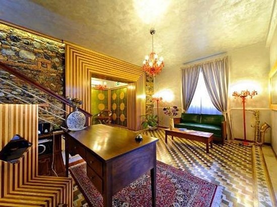 Attività commerciale in Vendita a Milazzo, 350'000€, 313 m²