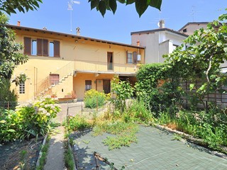 Casa Indipendente in Vendita a Inveruno, 198'000€, 136 m²