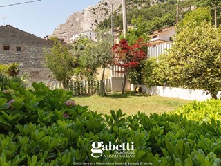 Villa bifamiliare in Vendita a Villa Santa Maria, 298'000&euro;, 500 m²