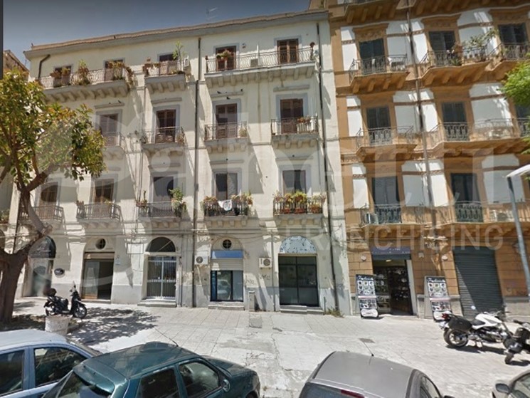 Negozio in Affitto a Palermo, 900€, 30 m²
