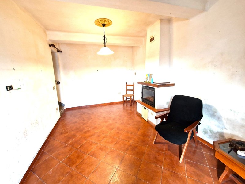 Casa Semi Indipendente in Vendita a Lucca, zona santa maria a colle, 115'000&euro;, 120 m², con Box