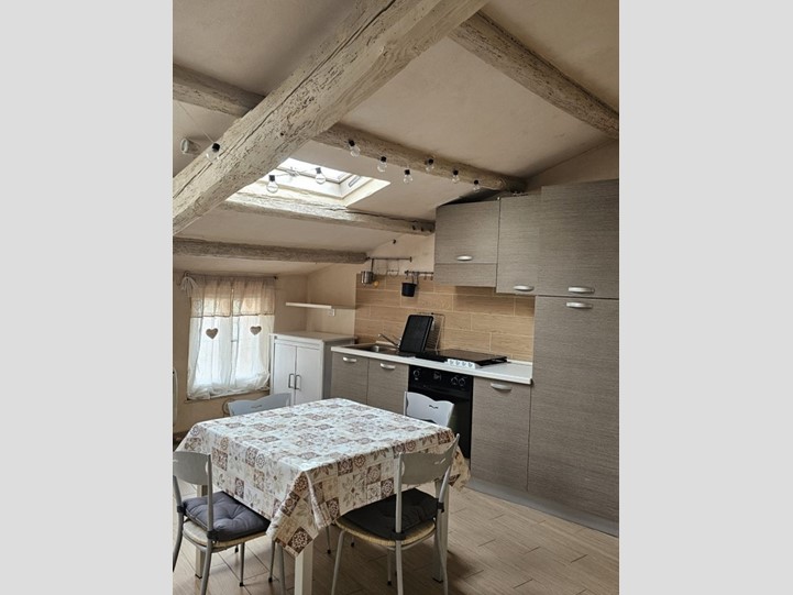 Trilocale in Vendita a Jesi, 90'000€, 60 m², arredato