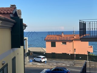 Bilocale in Vendita a Riva Ligure, 209'000€, 45 m², arredato
