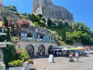 Immobile commerciale in Vendita a Lerici, 420'000&euro;, 120 m²