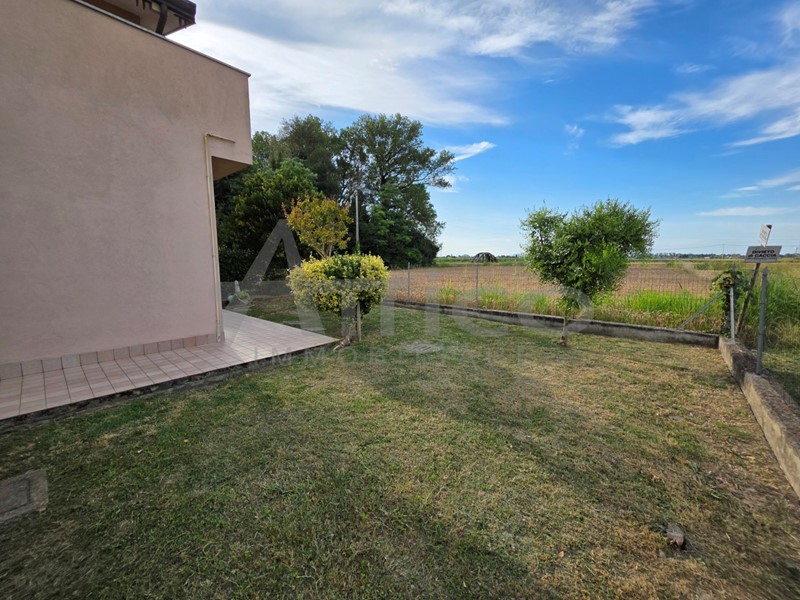 Trilocale in Vendita a Rovigo, zona Commenda Ovest, 98'000&euro;, 55 m², arredato, con Box