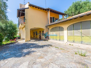 Casa Indipendente in Vendita a Ventimiglia, zona Bevera, 595'000€, 315 m²
