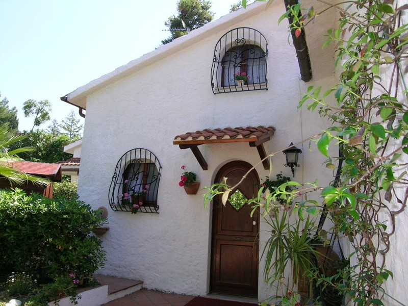 Casa Indipendente in Vendita a Numana, zona Villaggio TAUNUS, 185'000€, 87 m²