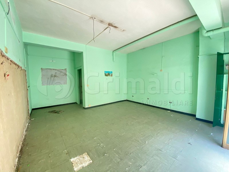 Immobile commerciale in Affitto a Giugliano in Campania, 380€, 45 m²