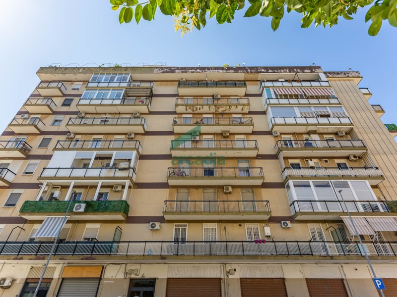 Quadrilocale in Vendita a Bari, zona San Paolo, 170'000€, 125 m²