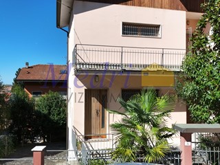 Casa Indipendente in Vendita a Cesena, 650'000€, 320 m², con Box