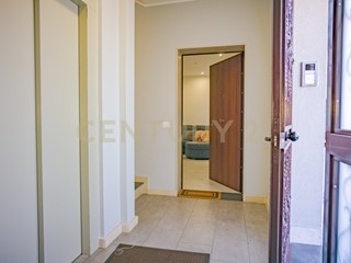 Trilocale in Vendita a Catania, 235'000&euro;, 89 m², con Box