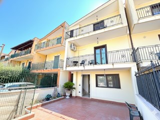 Villetta a schiera in Vendita a Mondragone, 215'000&euro;, 150 m²
