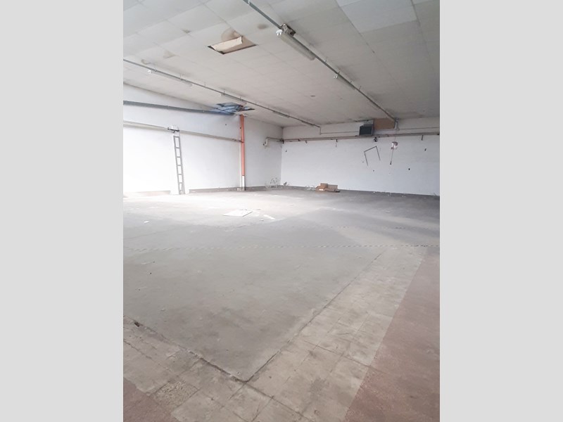 Laboratorio in Vendita a Modena, zona S.Cataldo, 500'000€, 600 m²