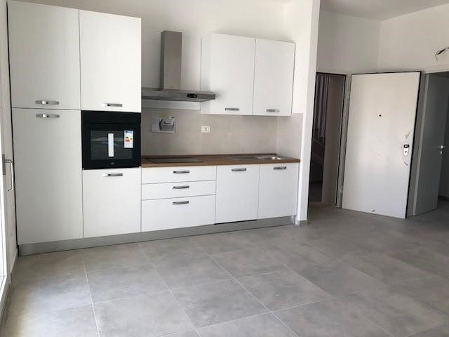 Bilocale in Affitto a Ponsacco, zona Val di Cava, 850€, 60 m², arredato