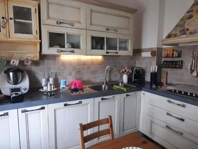 Appartamento in Vendita a Castelfranco di Sotto, 170'000€, 140 m², arredato, con Box