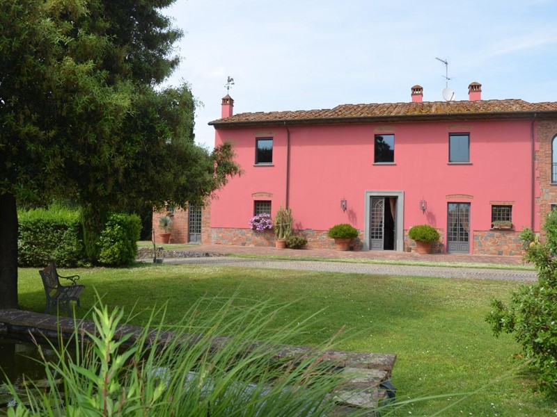 Casa di corte in Vendita a Lucca, 950'000€, 320 m², con Box