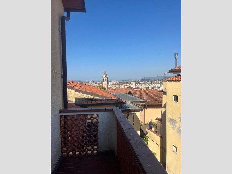 Casa Indipendente in Vendita a Massa, 210'000&euro;, 140 m², arredato