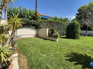 Villa bifamiliare in Vendita a Camaiore, zona Lido di Camaiore, 650'000&euro;, 120 m²