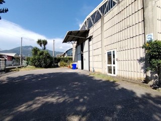 Capannone in Vendita a Massa, 1'300'000€, 1200 m²