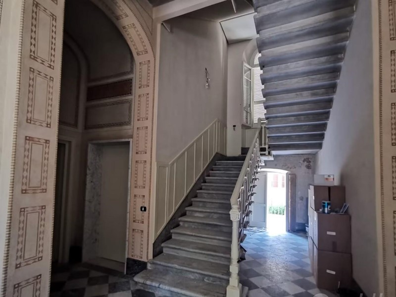 Ufficio in Affitto a Pisa, 2'100€, 105 m²