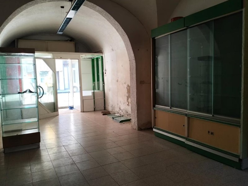 Immobile commerciale in Affitto a Pontedera, 560€, 40 m²