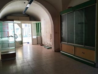 Immobile commerciale in Affitto a Pontedera, 560€, 40 m²