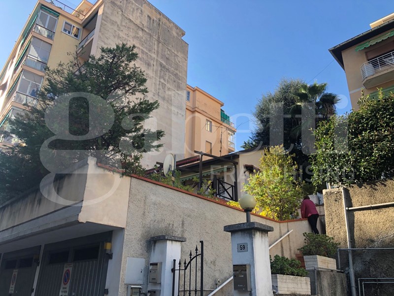 Casa Indipendente in Vendita a Sanremo, 270'000€, 120 m², arredato